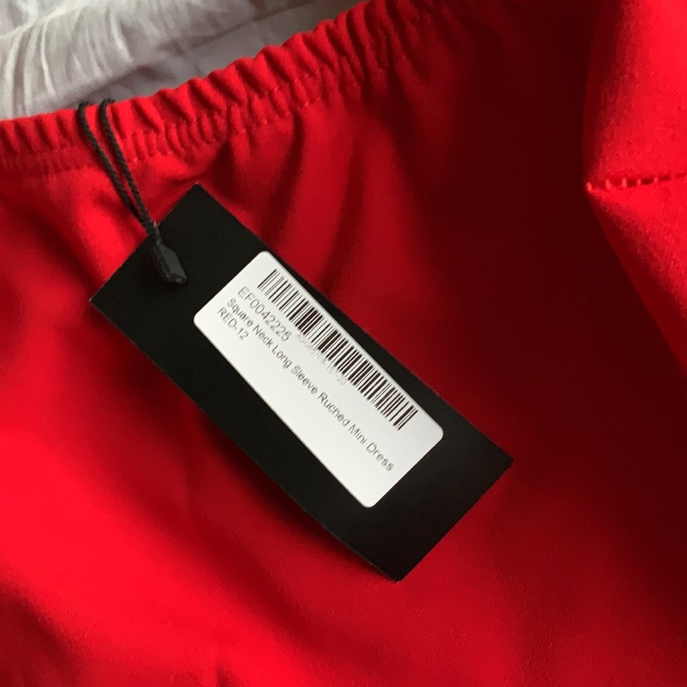 NWT💃🏻Red Ruched Mini Dress - Picture 5 of 6